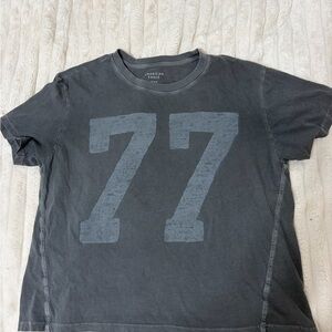 Women American Eagle Outfitters Gray Graphic Tee